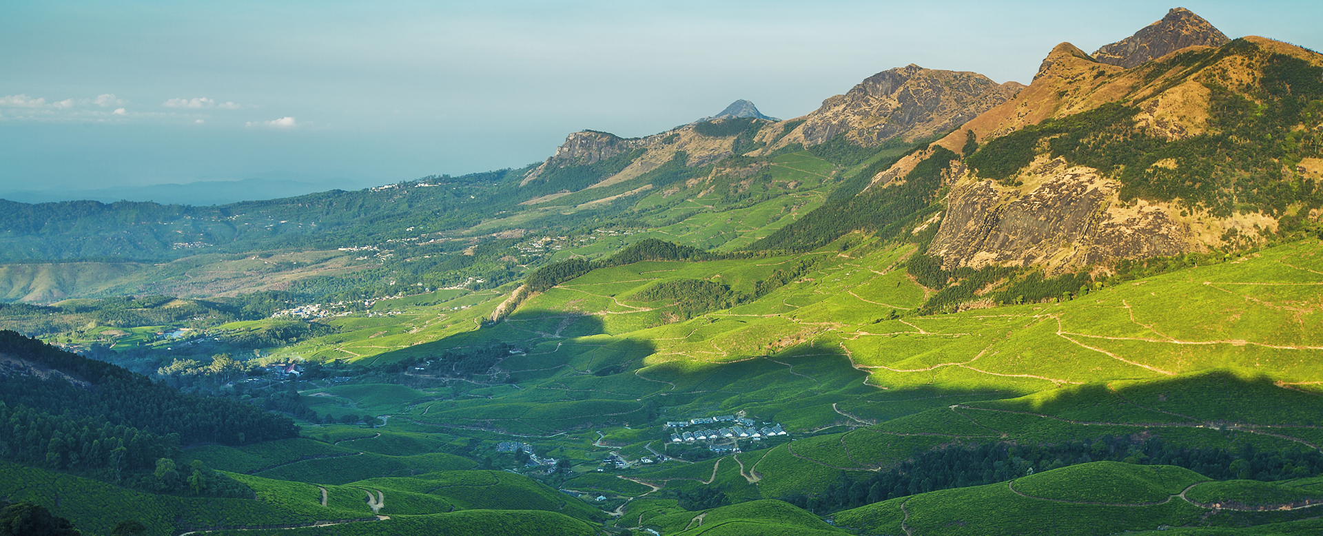You are only an hour’s drive from our office to this pictures view of beautiful mountains and hill stations surrounding Coimbatore.